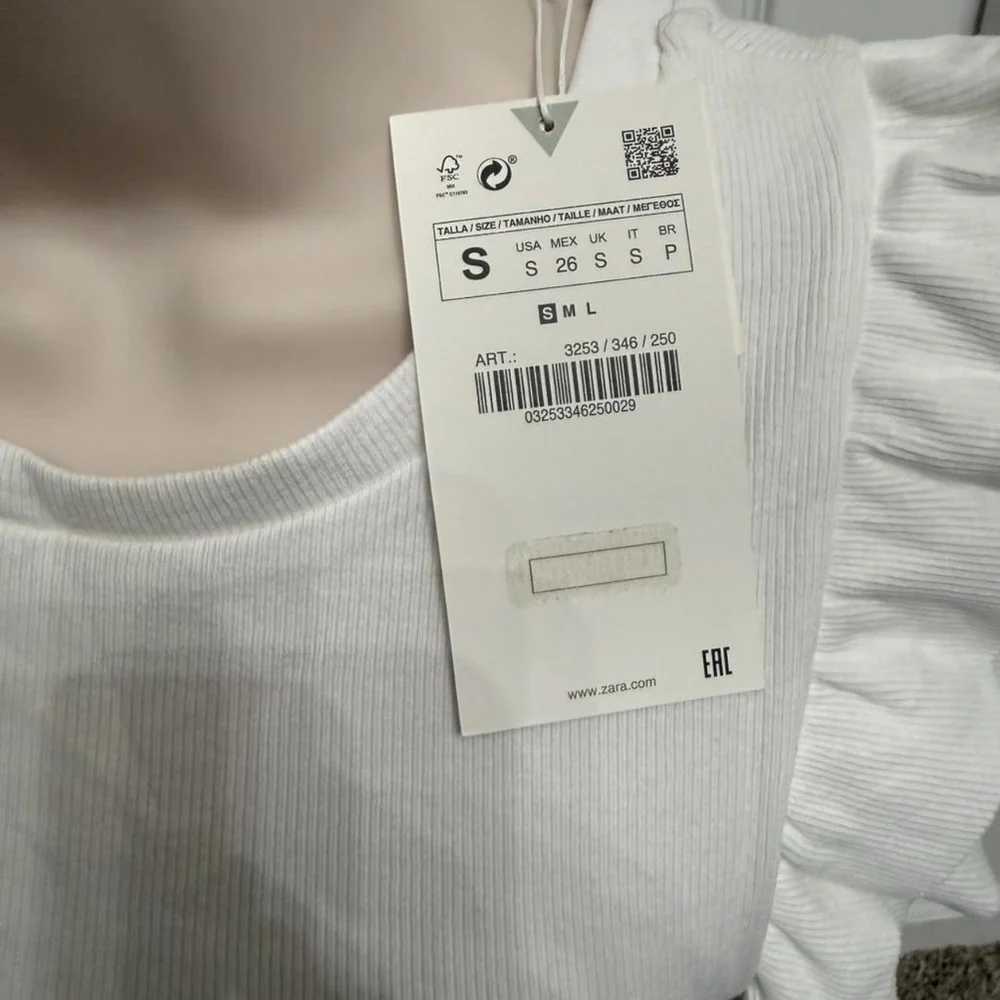 Zara White Ruffle-Sleeve Ribbed Crop Top - Picture 3 of 3